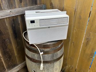 Window AC Unit - 8000 BTU