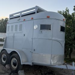 Horse trailer 