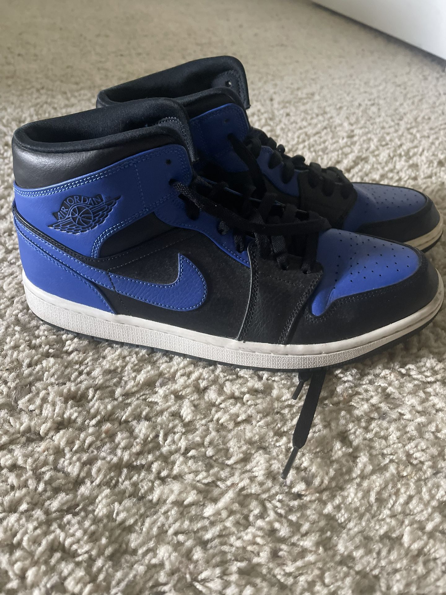 Jordan 1 Mid ‘Hyper Royal’
