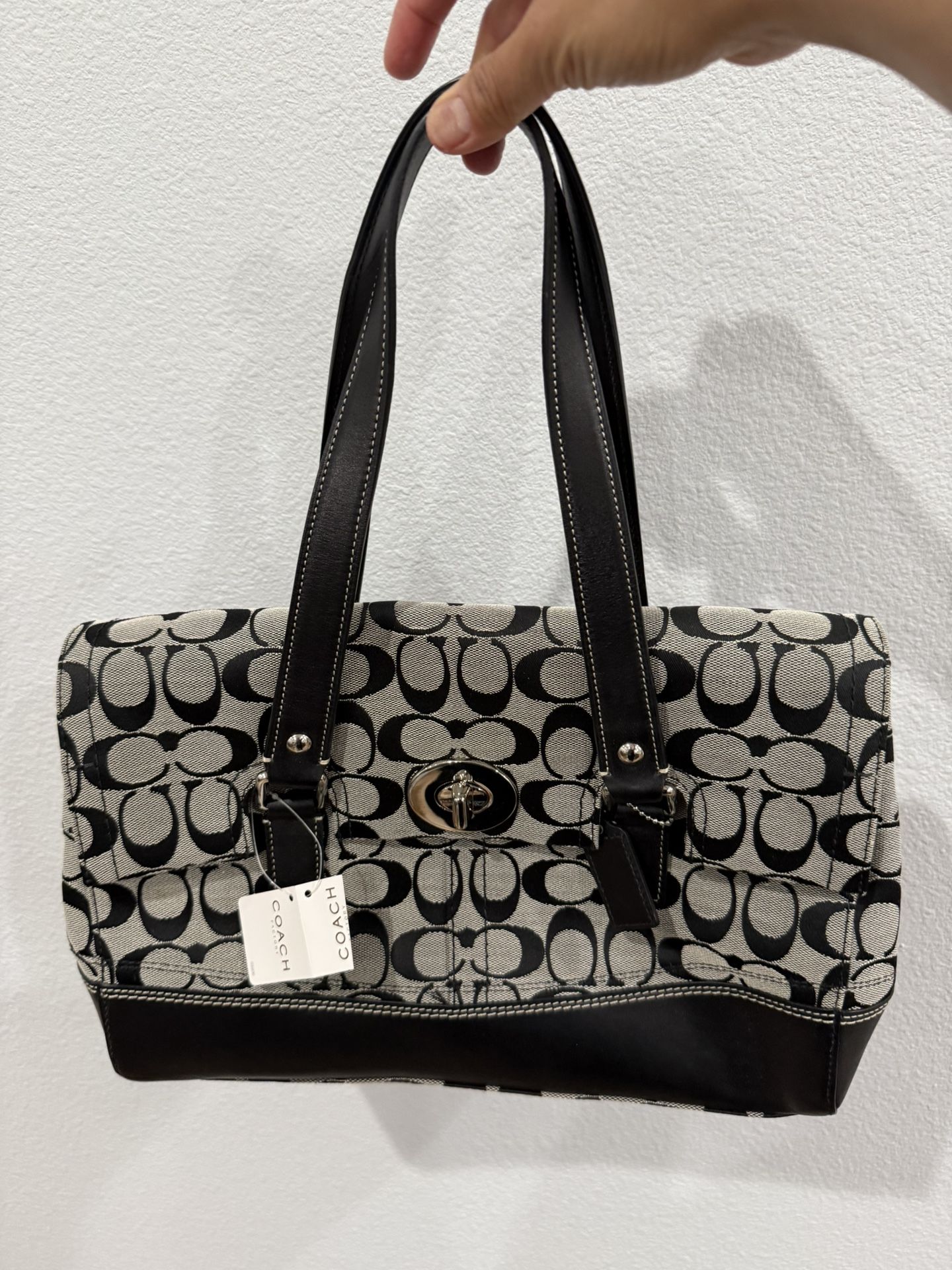 NWT Authentic Signature Coach satchel