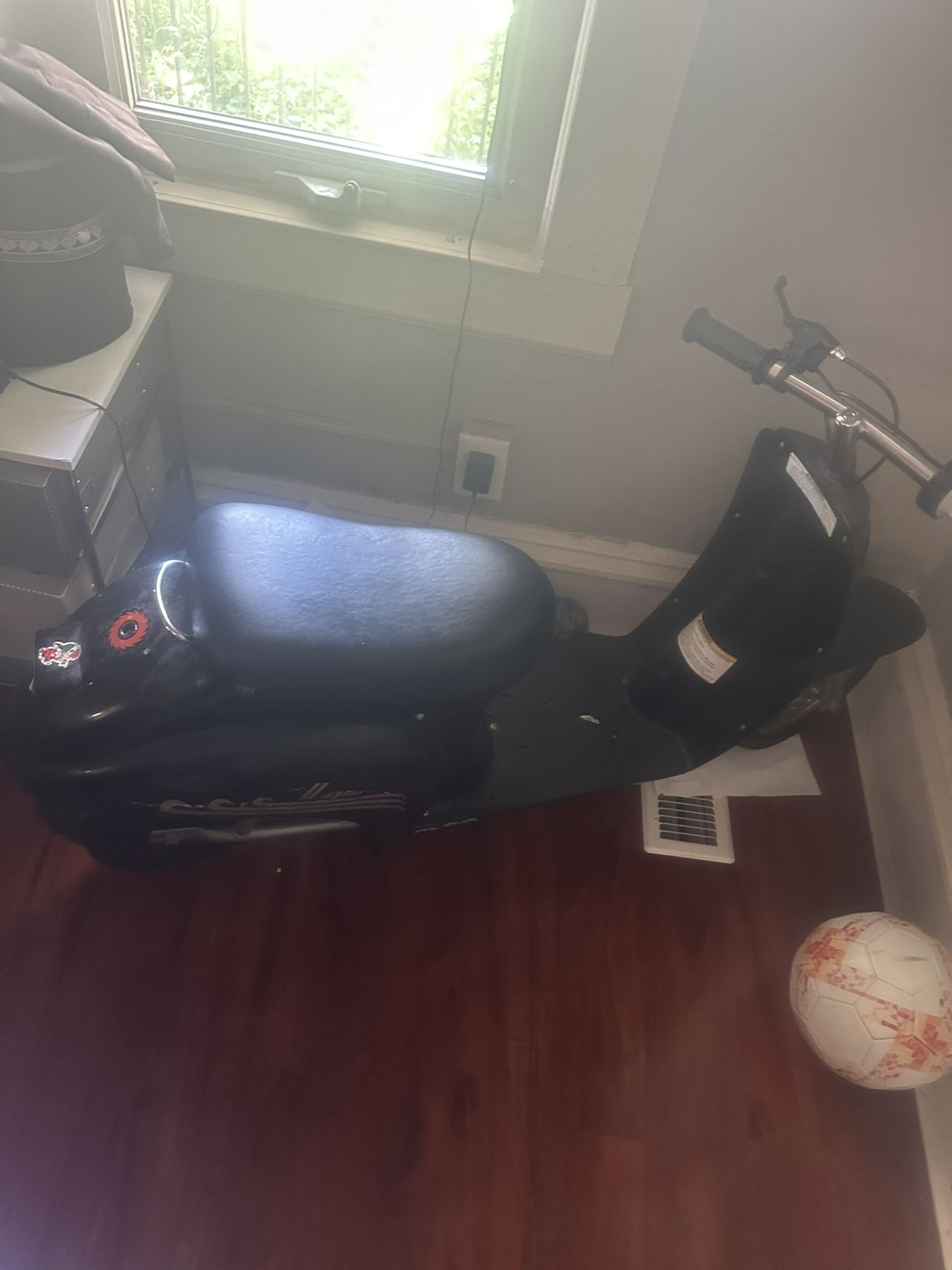 Moto Eléctrica La Carga Le Dura 6 Hrs