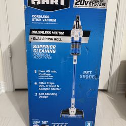 Hart Vacuum kit Battery Charger plus 4 attachments cordless portable