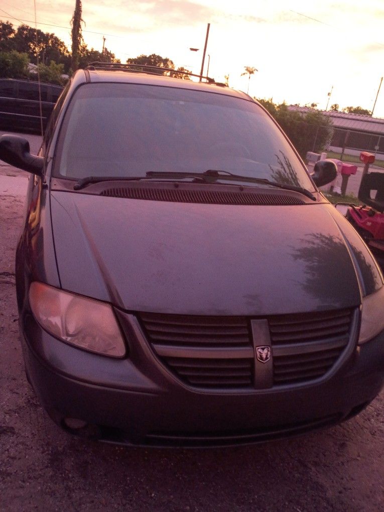 2007 Dodge Caravan 7 Passenger