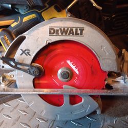 Dewalt Saw