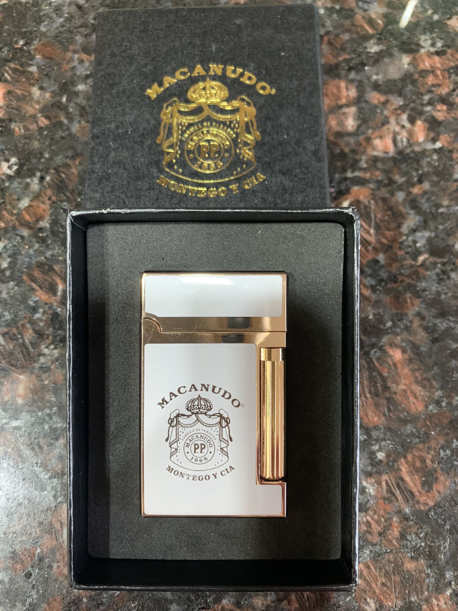 Macanudo Cigar Brand Soft Flame Butane Flint Lighter