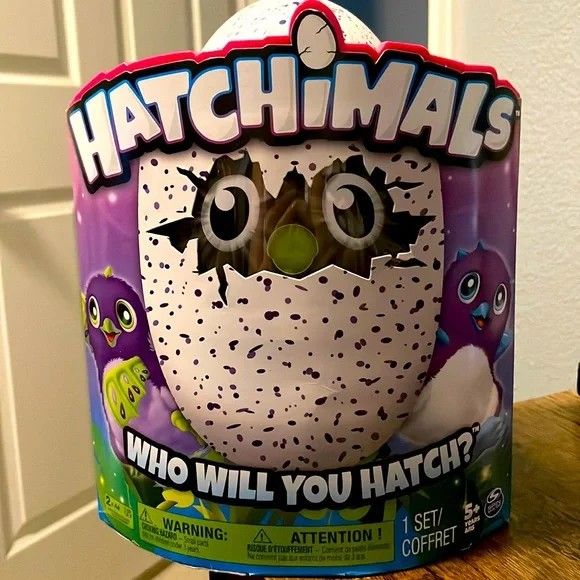 Hatchimals 1st Ever Series Draggle Purple