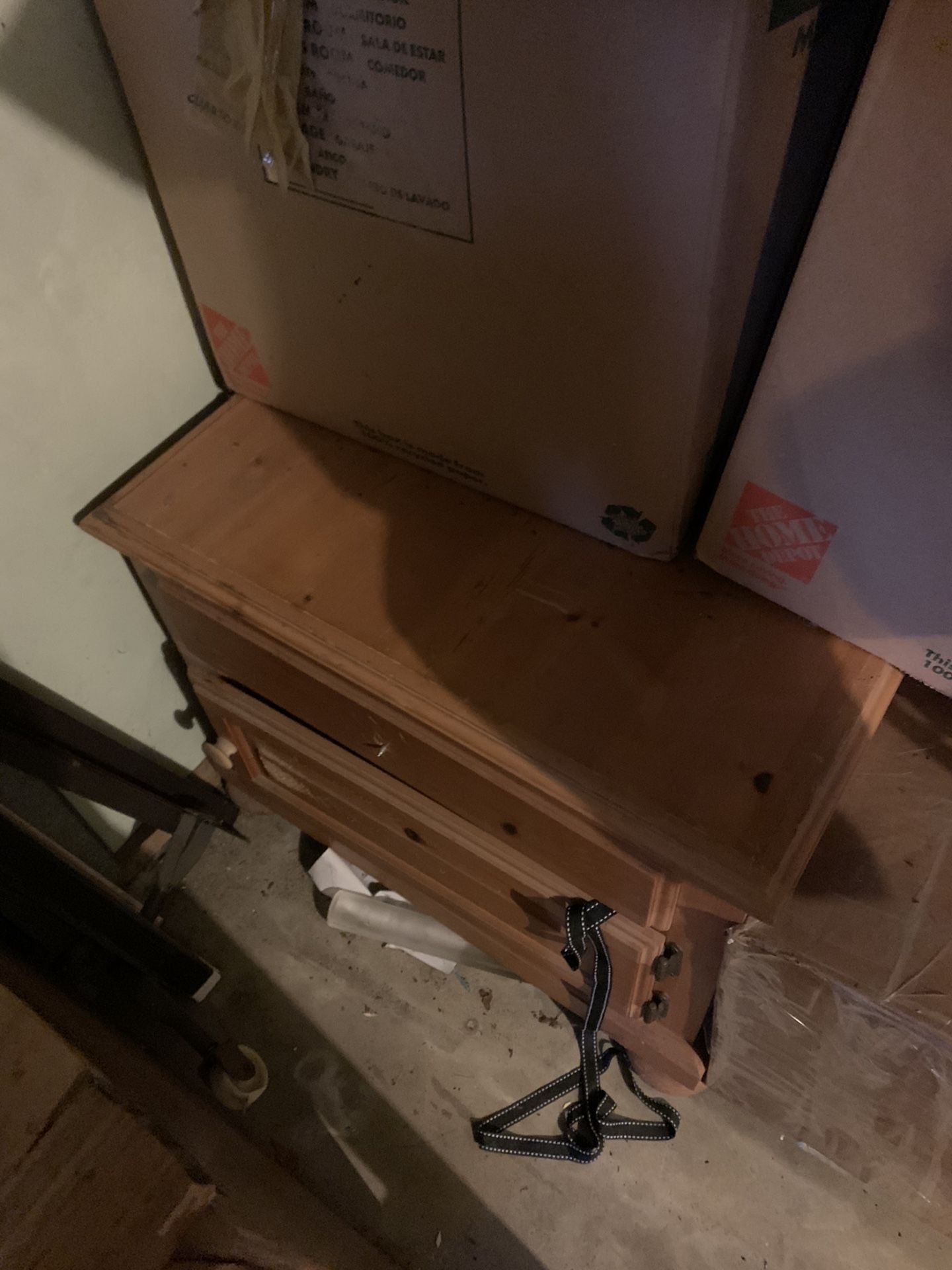 Free Storage Drawers / Dresser / Night Stand