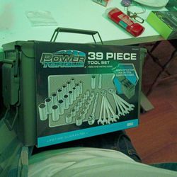 39 Piece Tool Set 