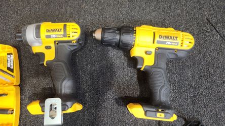 DeWalt 20V MAX 2-Tool Combo Kit - Drill, Impact, 2x Batteries, Charger & Extras