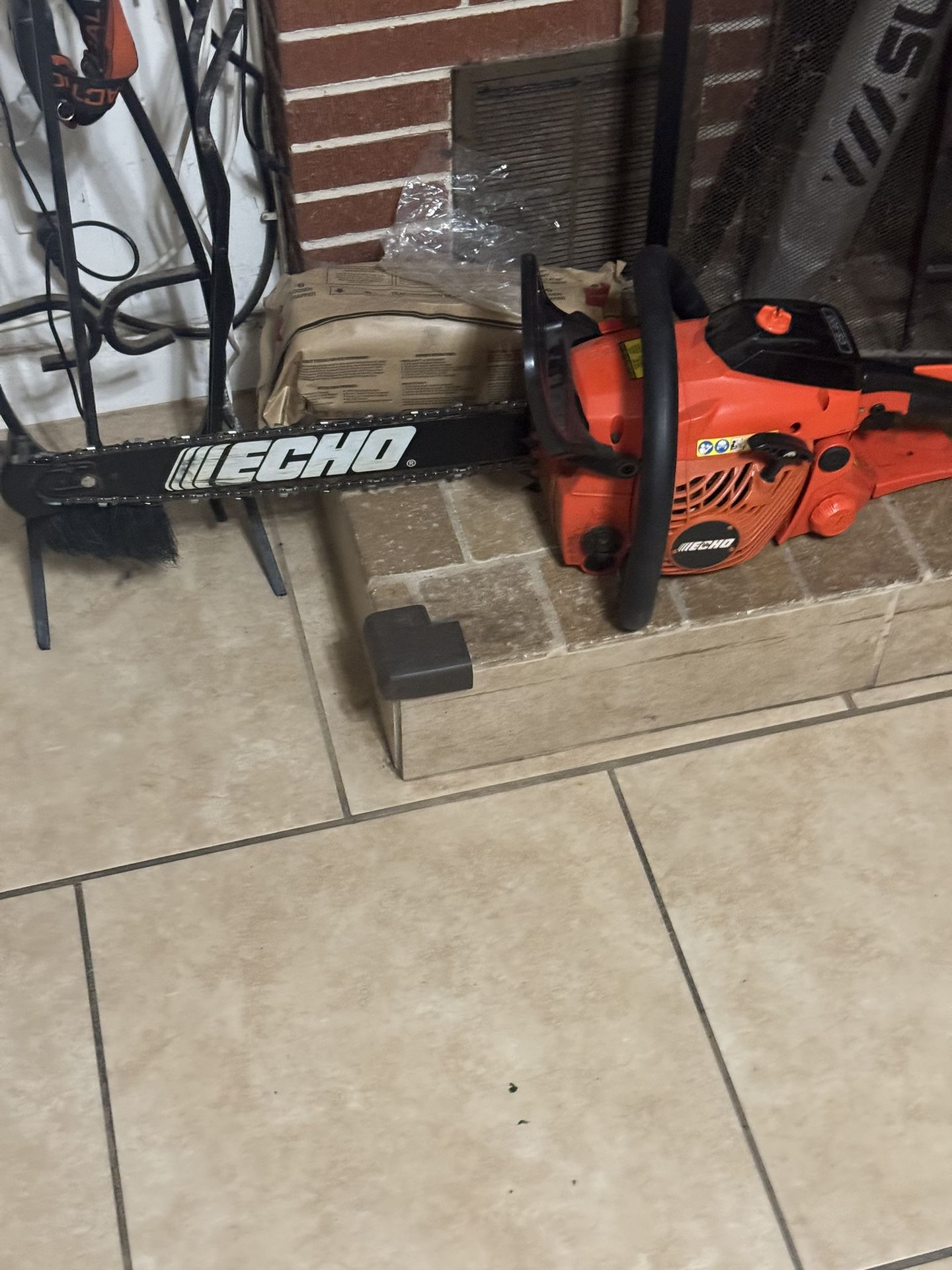 Echo 400 Chainsaw