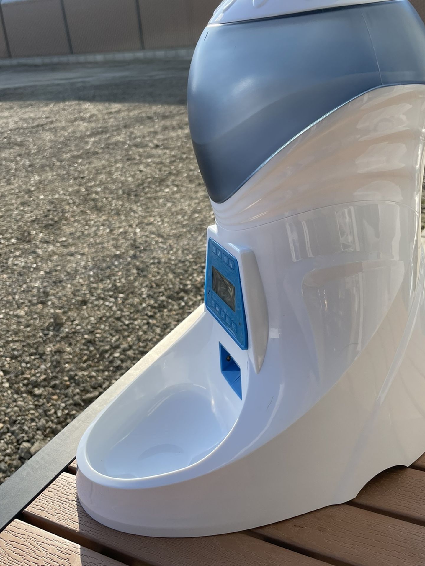 Automatic Pet Feeder With Voice Records