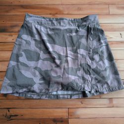 Ebb & Flow Black Camouflage Skort Size Large 