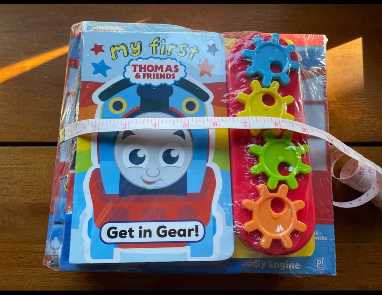 Search & Snuggle with Thomas - look and find book and cuddly engine