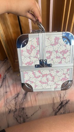 Hello kitty box