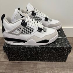 Jordan 4’s Military Black & Bred 