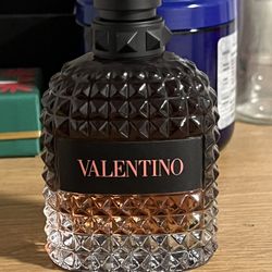 Valentino Born In Roma Coral Fantasy