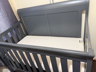 Baby crib