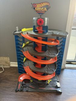 Hot Wheels Track And Peppa Pig Bus 