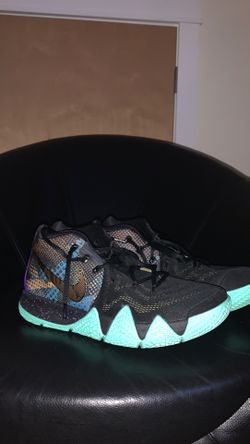 Kyrie 4 size 12 (mamba mentality)