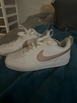 NIKES YOUTH SIZE 