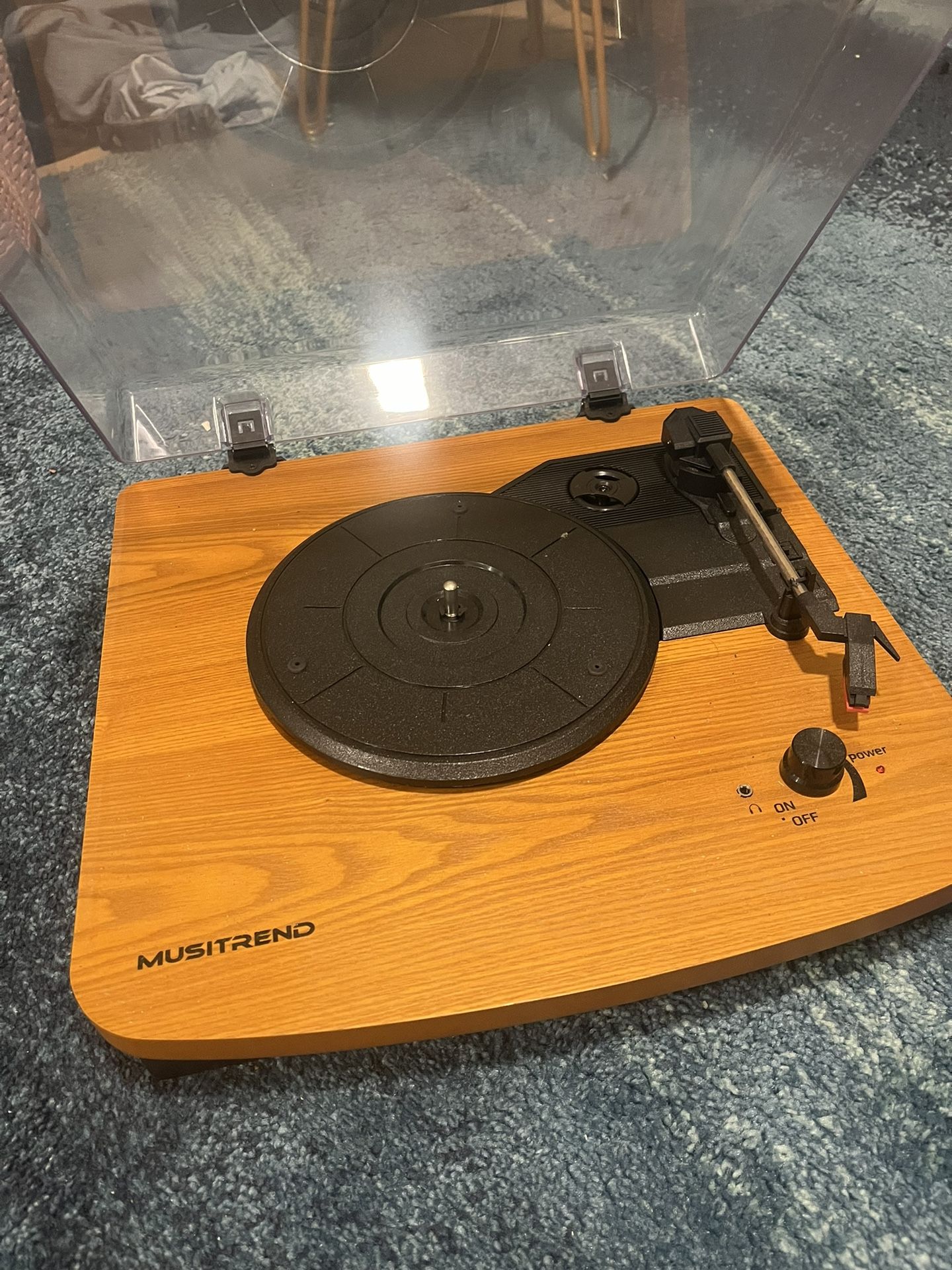 Vinyl Turntable (Musitrend) Like New