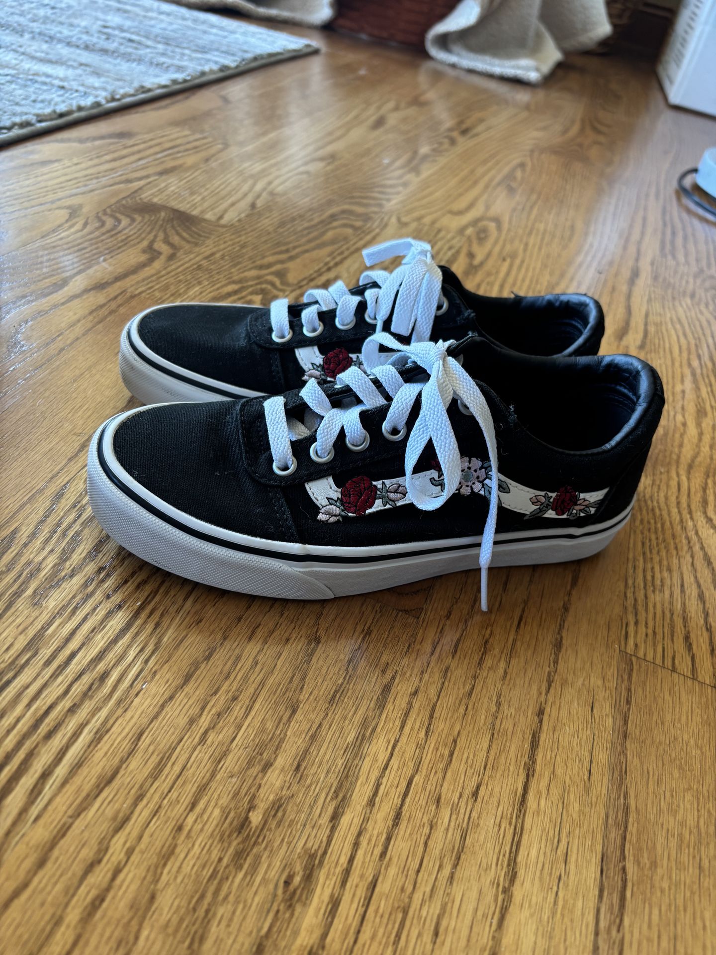 Flower Vans - Size 6.5