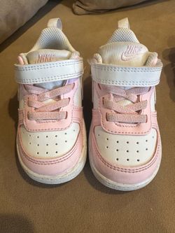 Nike girls 5.5c
