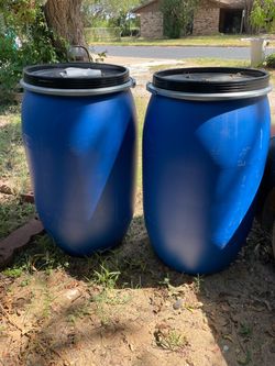 Blue barrel with lid