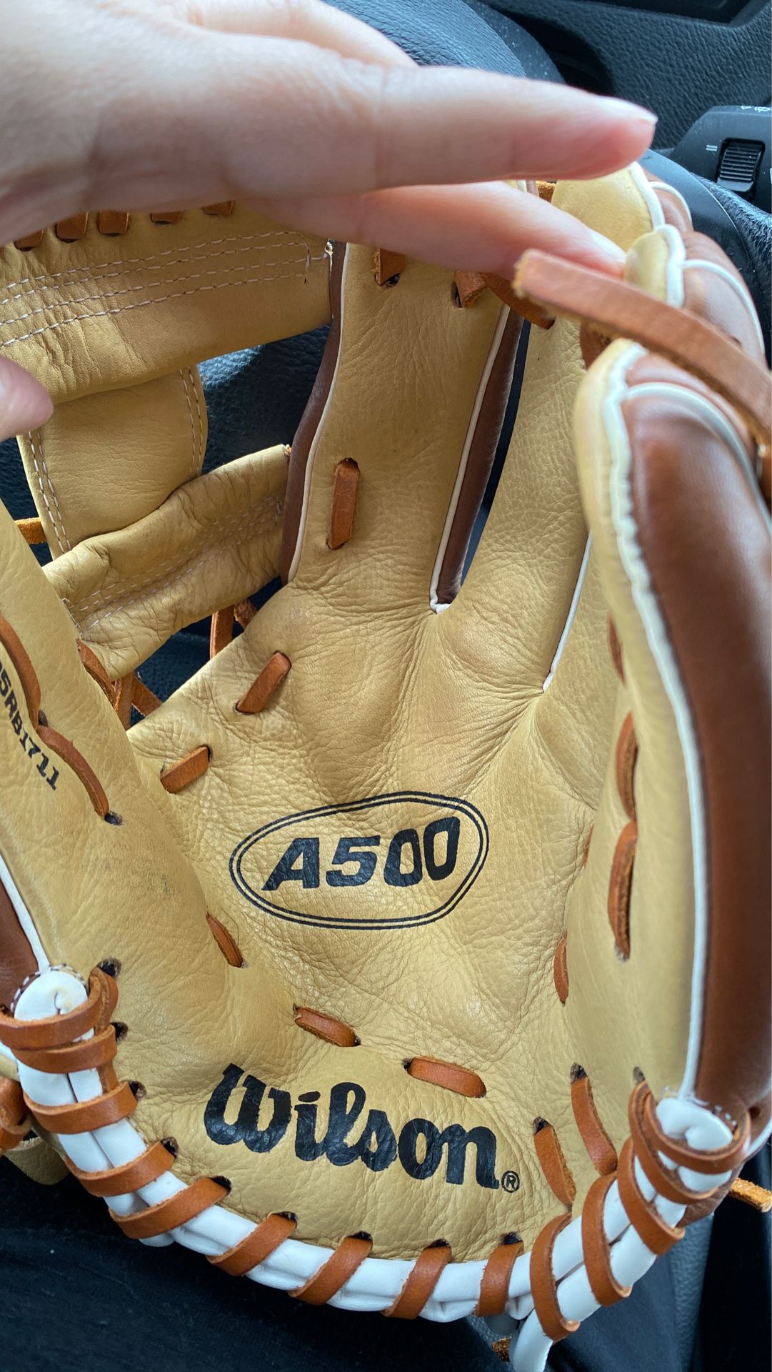 Baseball glove like new