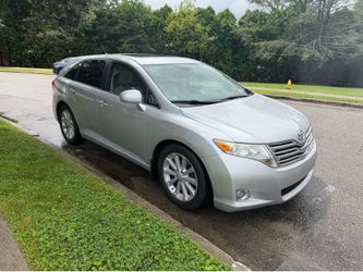 2010 toyota venza LE