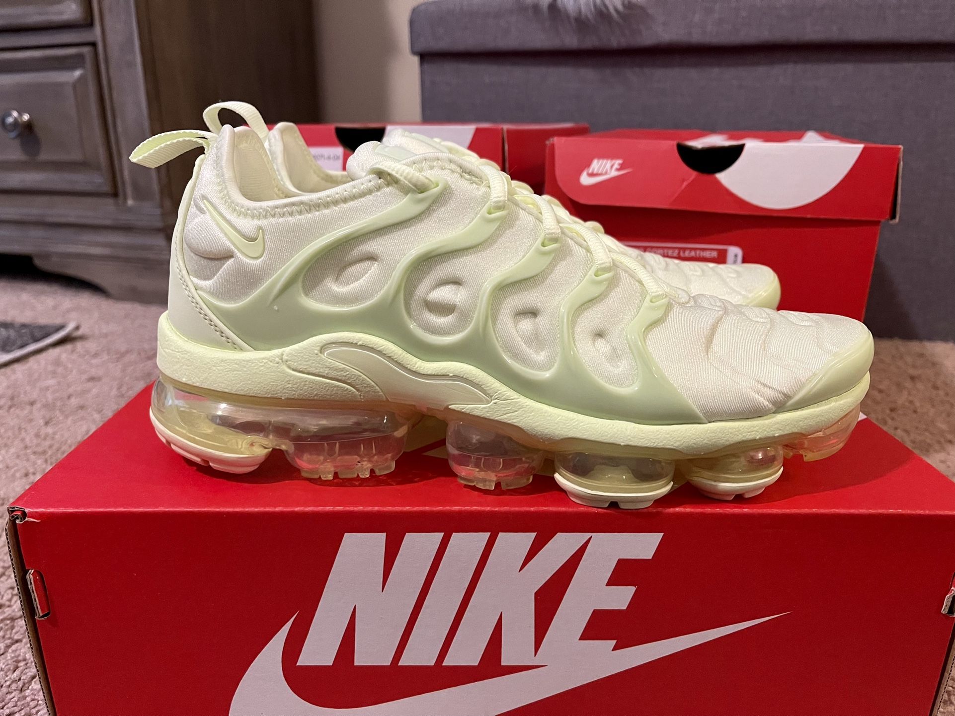 Nike Air VaporMax “Barely Volt” 8.5 Women’s