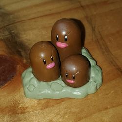 Pokemon Dugtrio Figure By Takara TOMY! Excellent Condition!