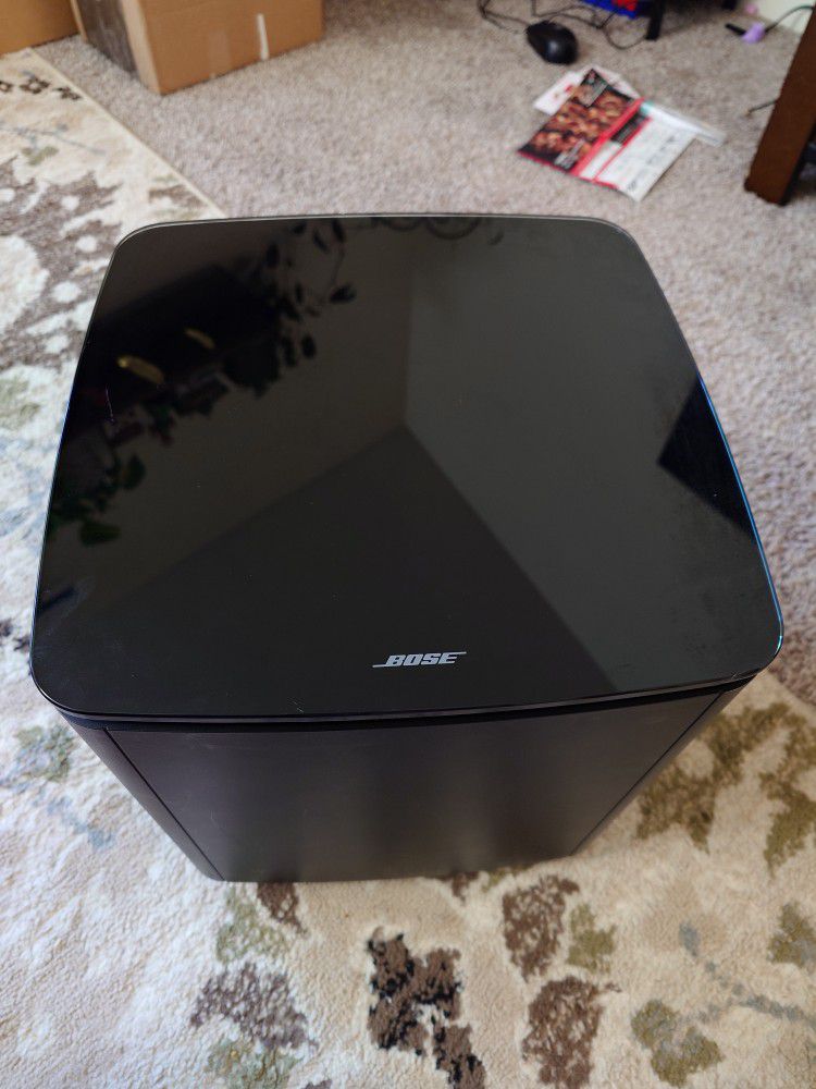 Well Maintained Bose Premium Subwoofer Base Module 300/700