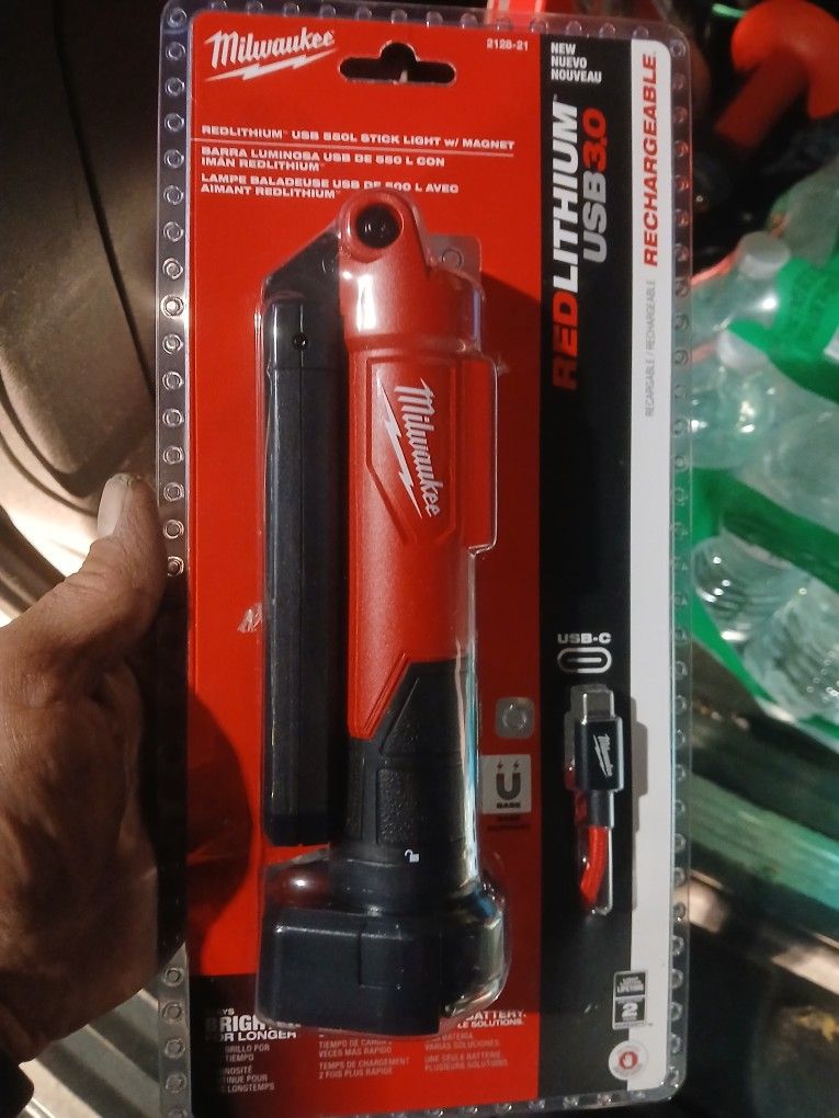 Milwaukee LED