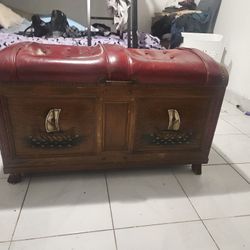 Romweber Viking Oak Sea Chest