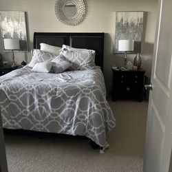 Queen Bedroom Set 