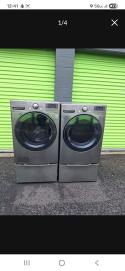 LG Washer and Gas Dryer Set with Pedestals