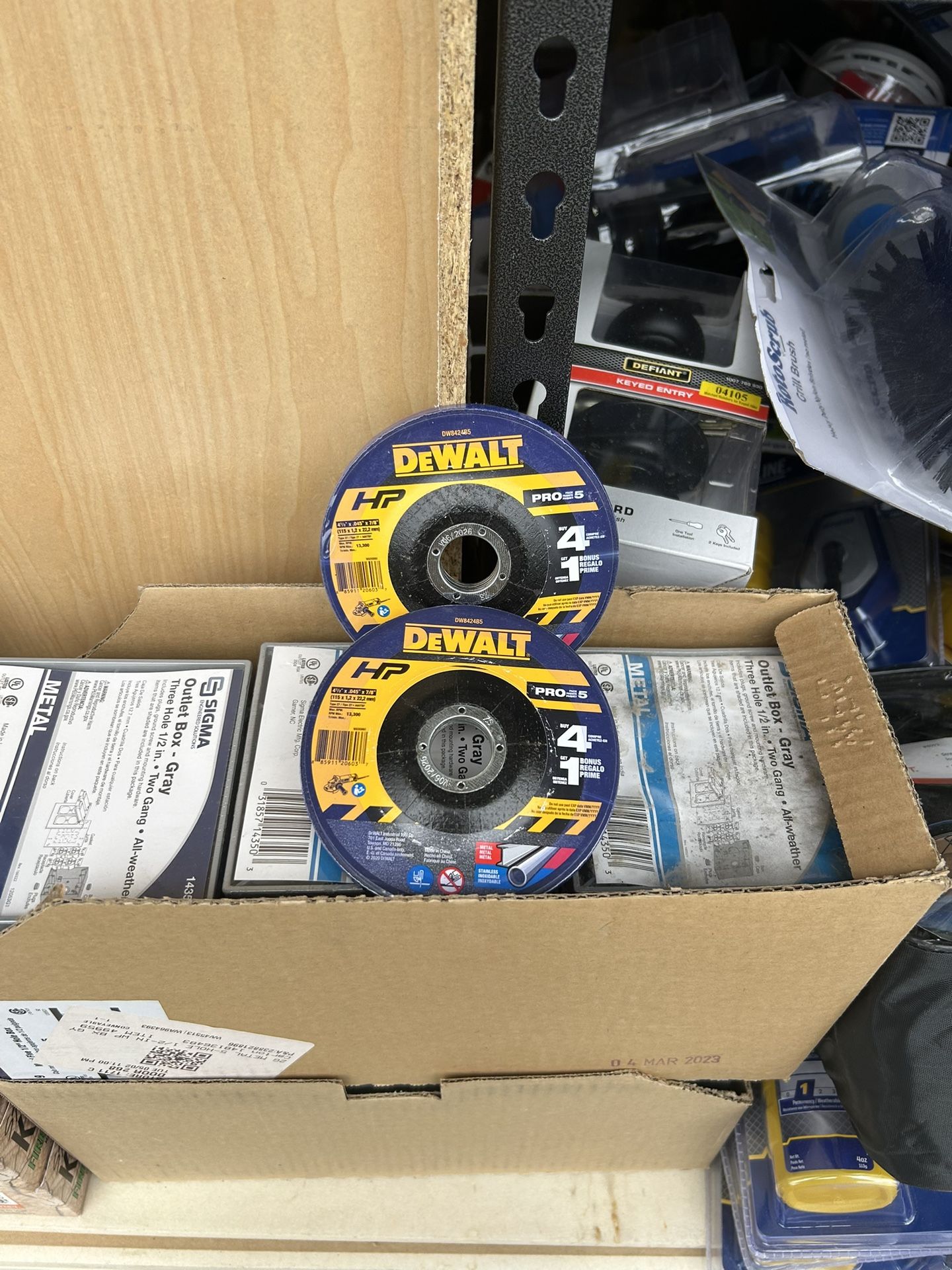 Brand New Dewalt 5 Pack 4.5 Silicon Carbide Grinding Wheel
