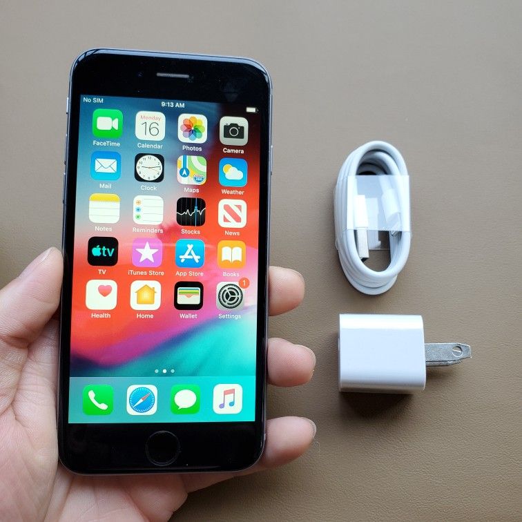 iPhone 6 - UNLOCKED - Like New