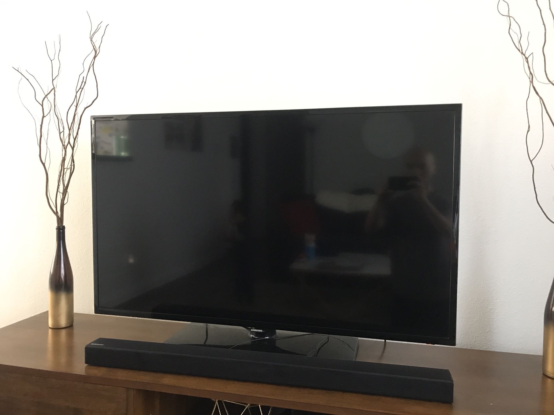 Samsung 46” Flat screen TV