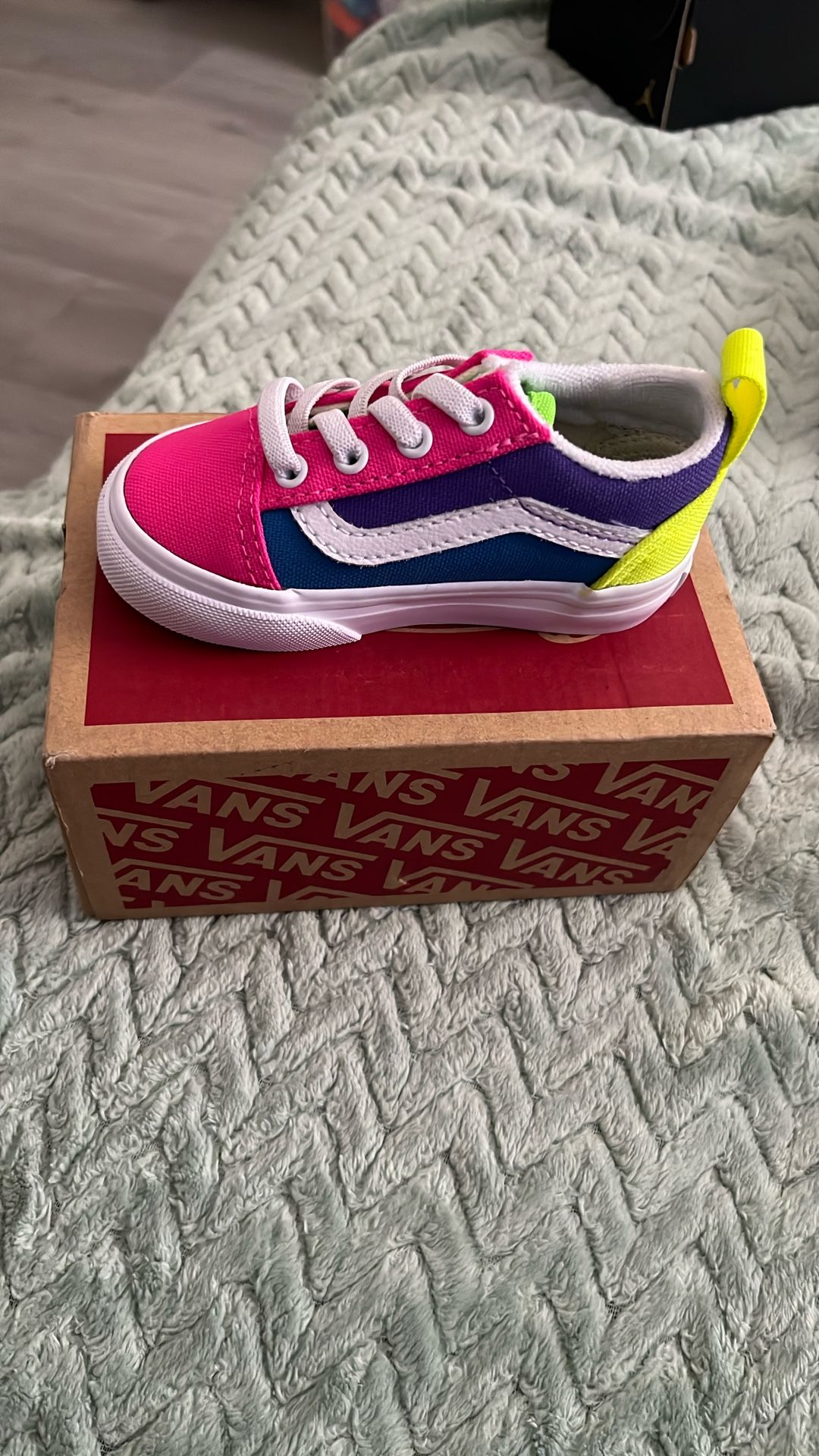 Old School Elastic Vans