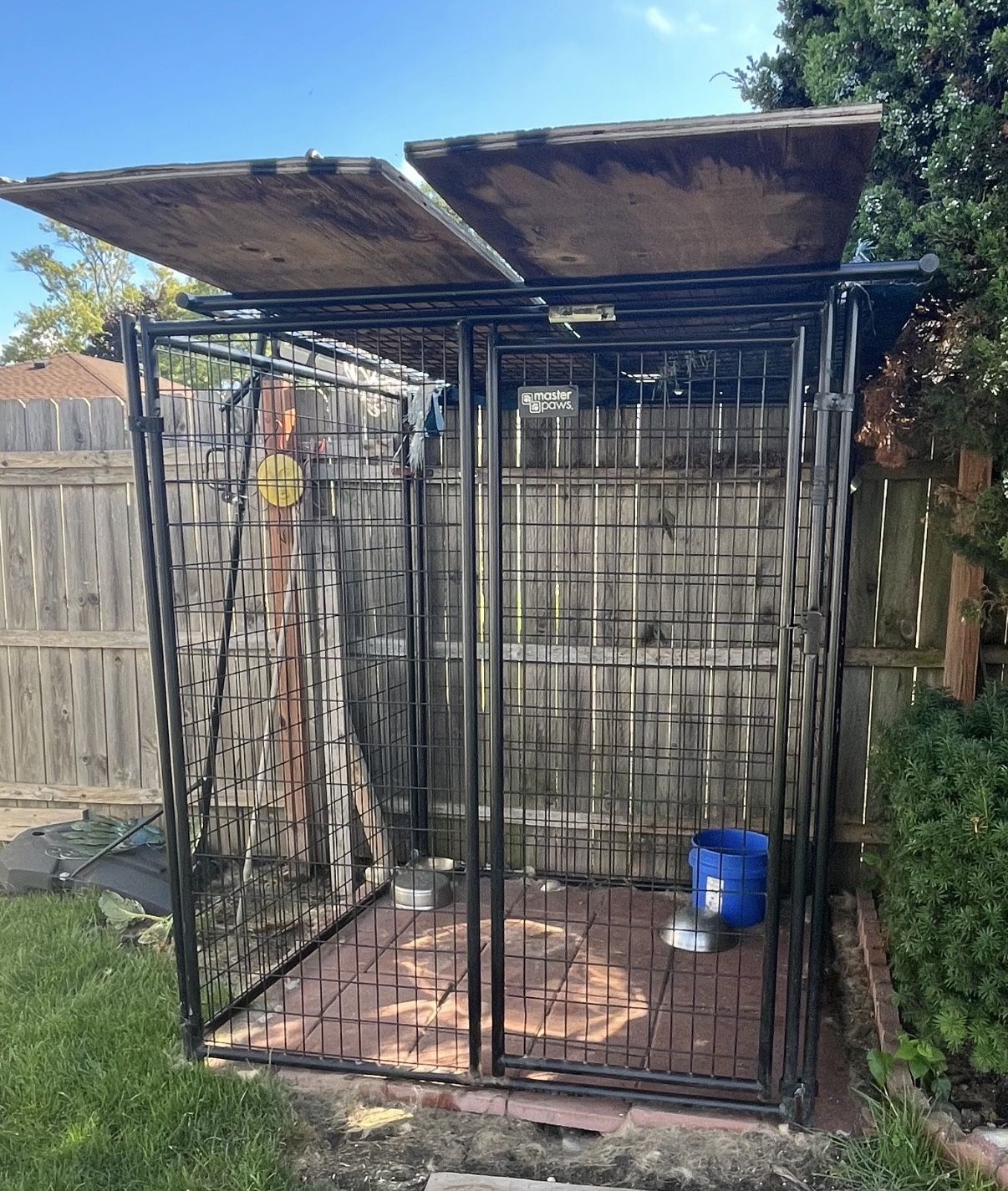 Galvanized Dog Kennel