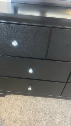 Side dresser and dresser with mirror