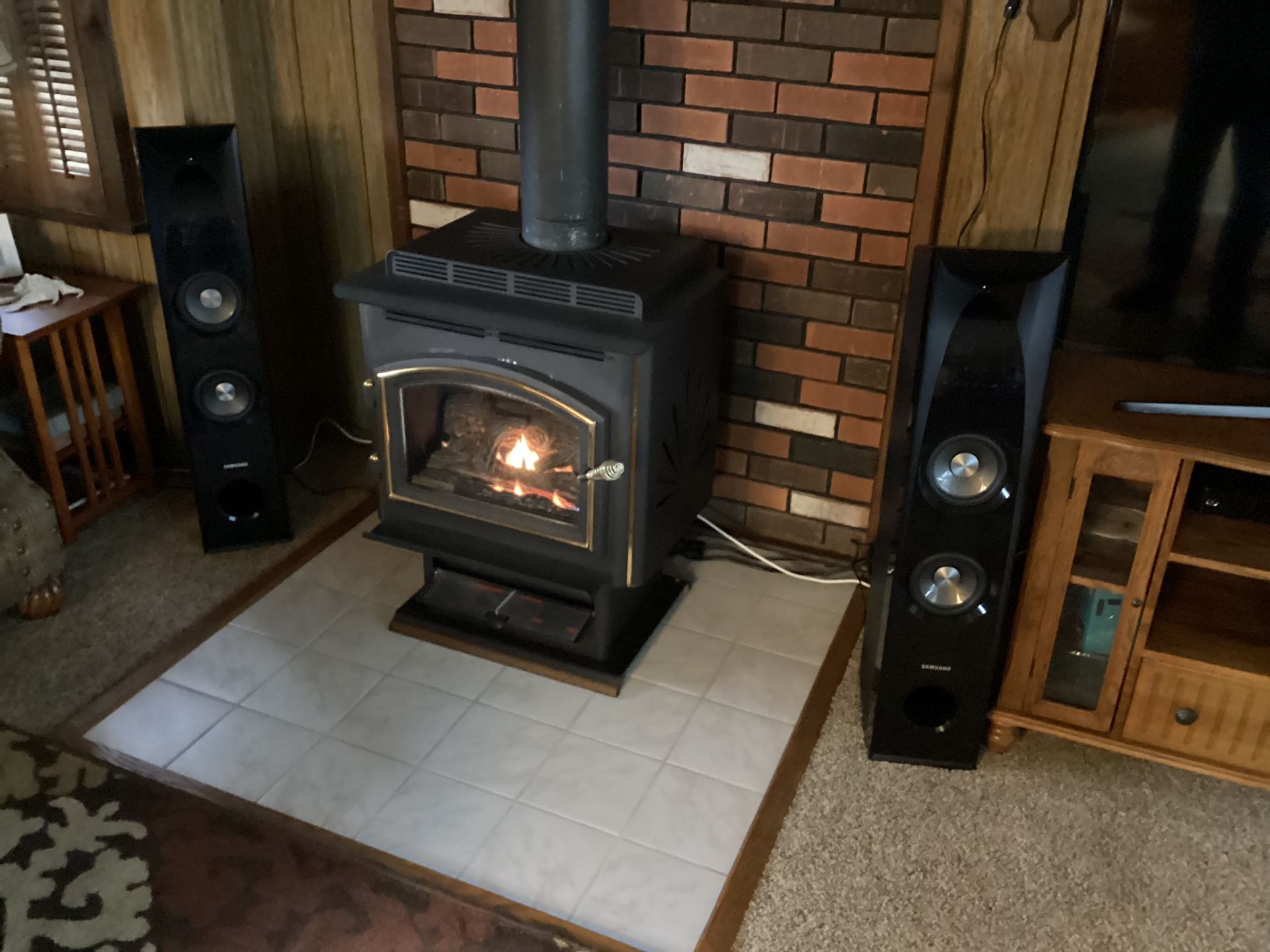 Samsung TW-J5500 2.2 Channel 350W Sound Tower Speakers with 6" Subwoofers