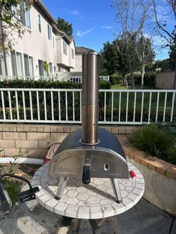 Ooni Fyra 12 Pizza Oven