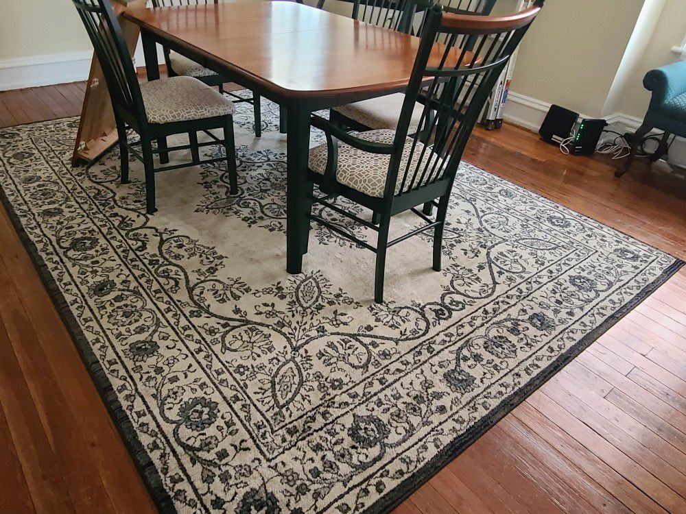 7ft 9in x 10ft 6in decorative oriental floor rug + rug pad