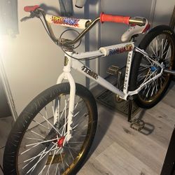 Throne Limited Edition Fools Gone Wild