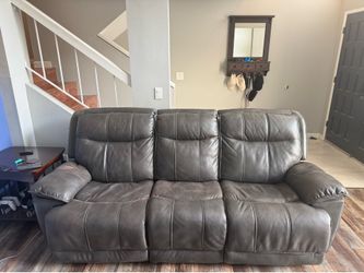 Electric recliner couch