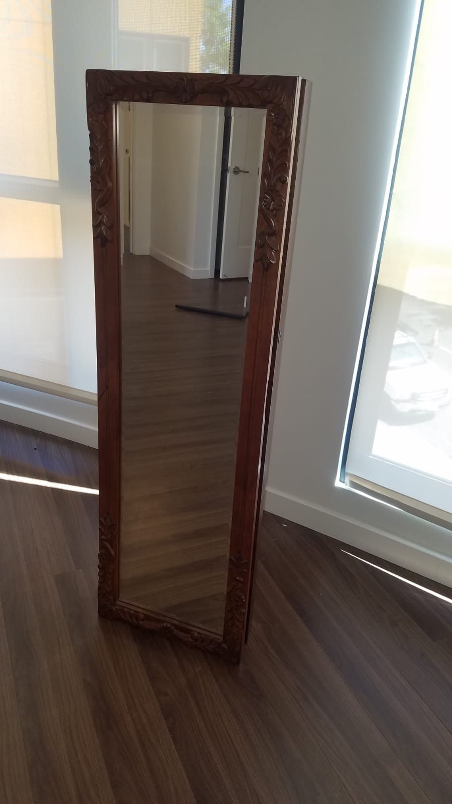 Jewelry cabinet