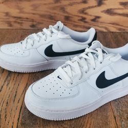 Nike - Boys - Size 4.5Y - Air Force 1 - Low - Athletic Shoes - White/Black